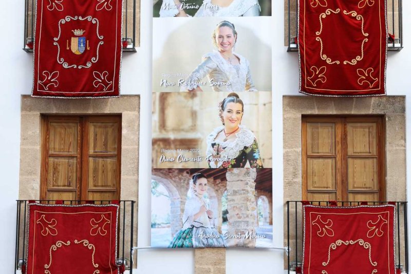 El pregó de Fogueres de Xàbia fa bullir la Plaça de l’Església El pregó de Fogueres de Xàbia fa bullir la Plaça de l’Església